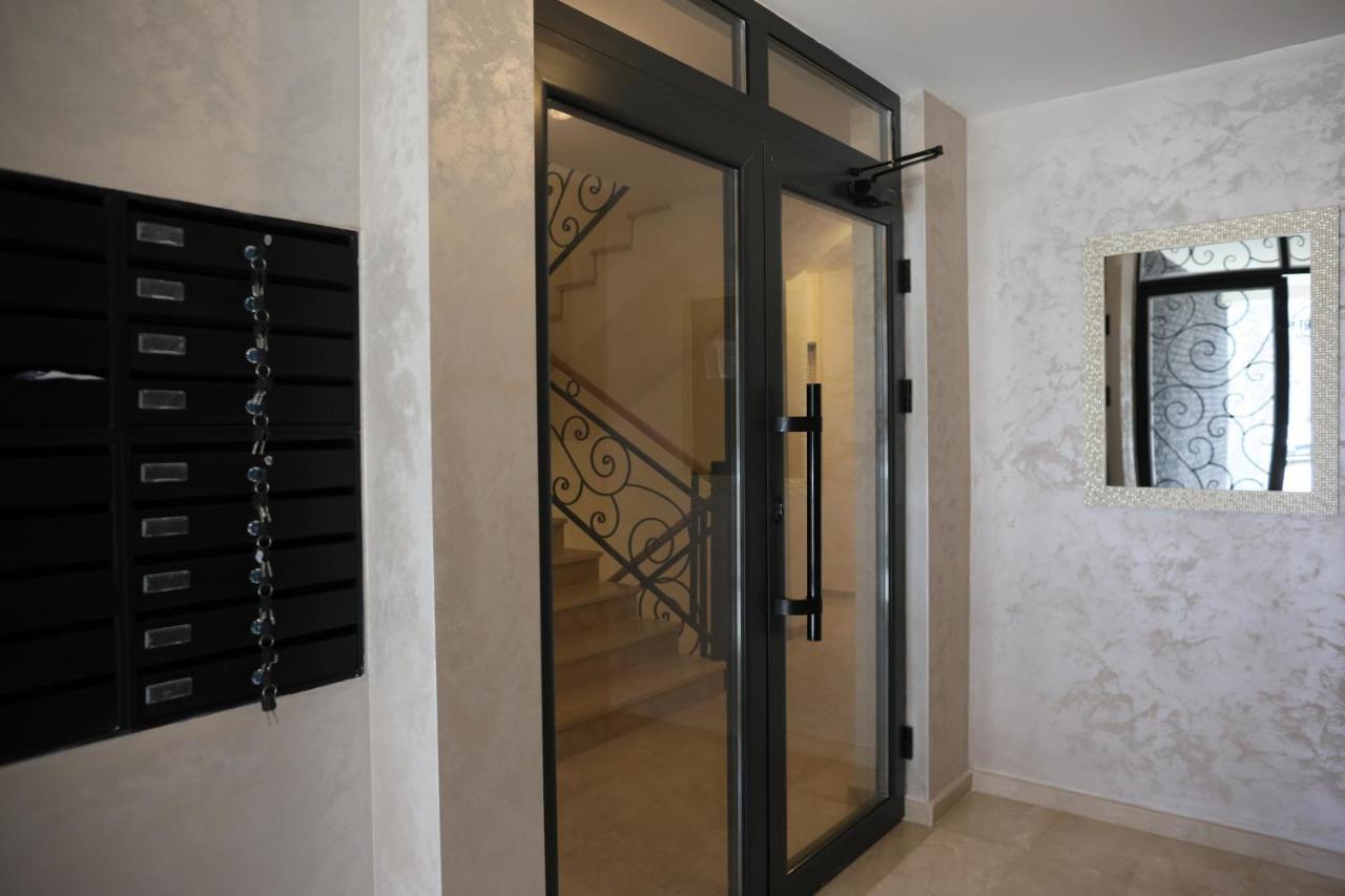 Apartamento Joli Belgrado Exterior foto