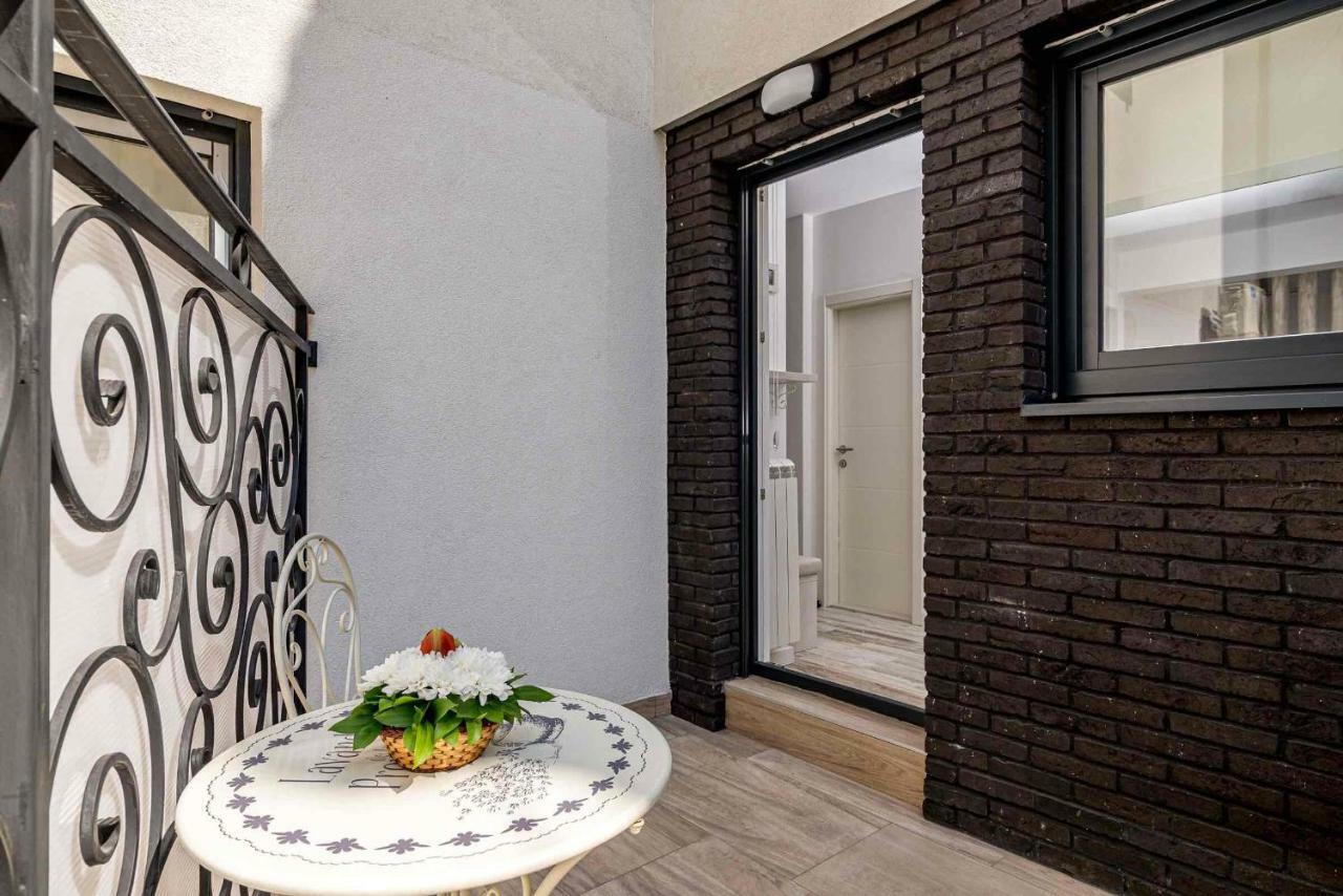 Apartamento Joli Belgrado Exterior foto